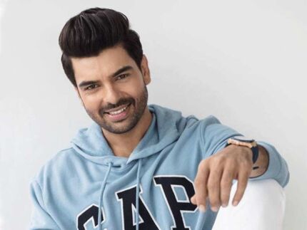 Photo of Vipul Roy at a show