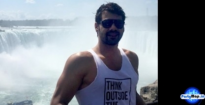 Photo of Shabbir Ahluwalia at a concert